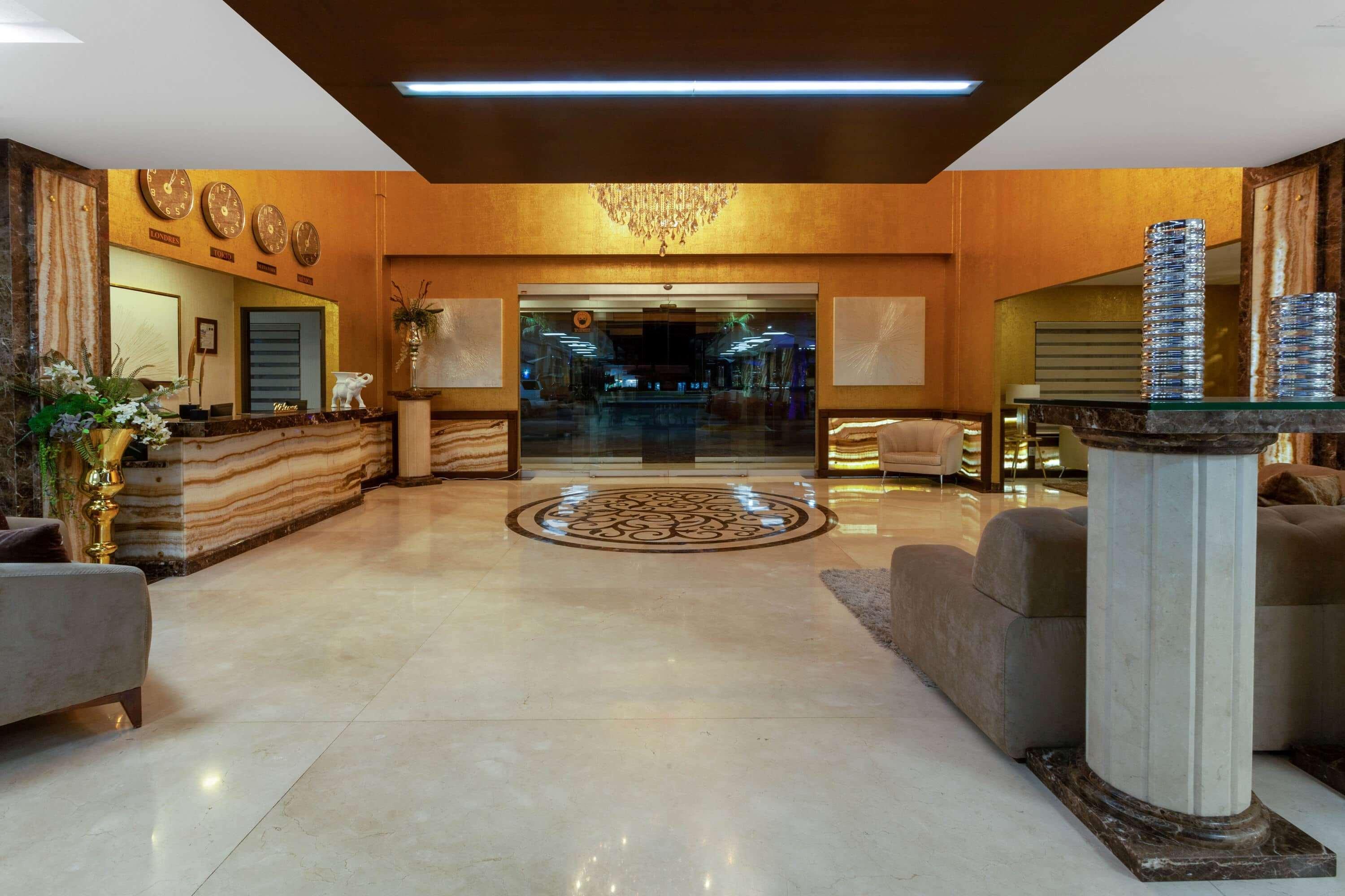 วินด์แฮม ตอเรออน Hotel โทร์เรออน ภายนอก รูปภาพ