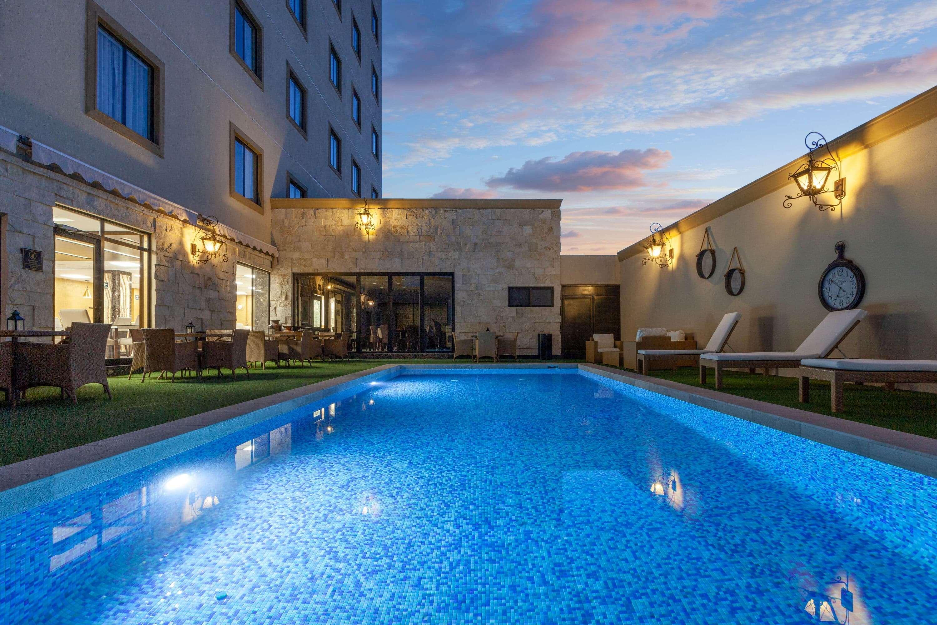 วินด์แฮม ตอเรออน Hotel โทร์เรออน ภายนอก รูปภาพ